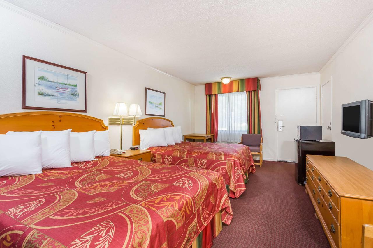 Days Inn By Wyndham Summerton Dış mekan fotoğraf