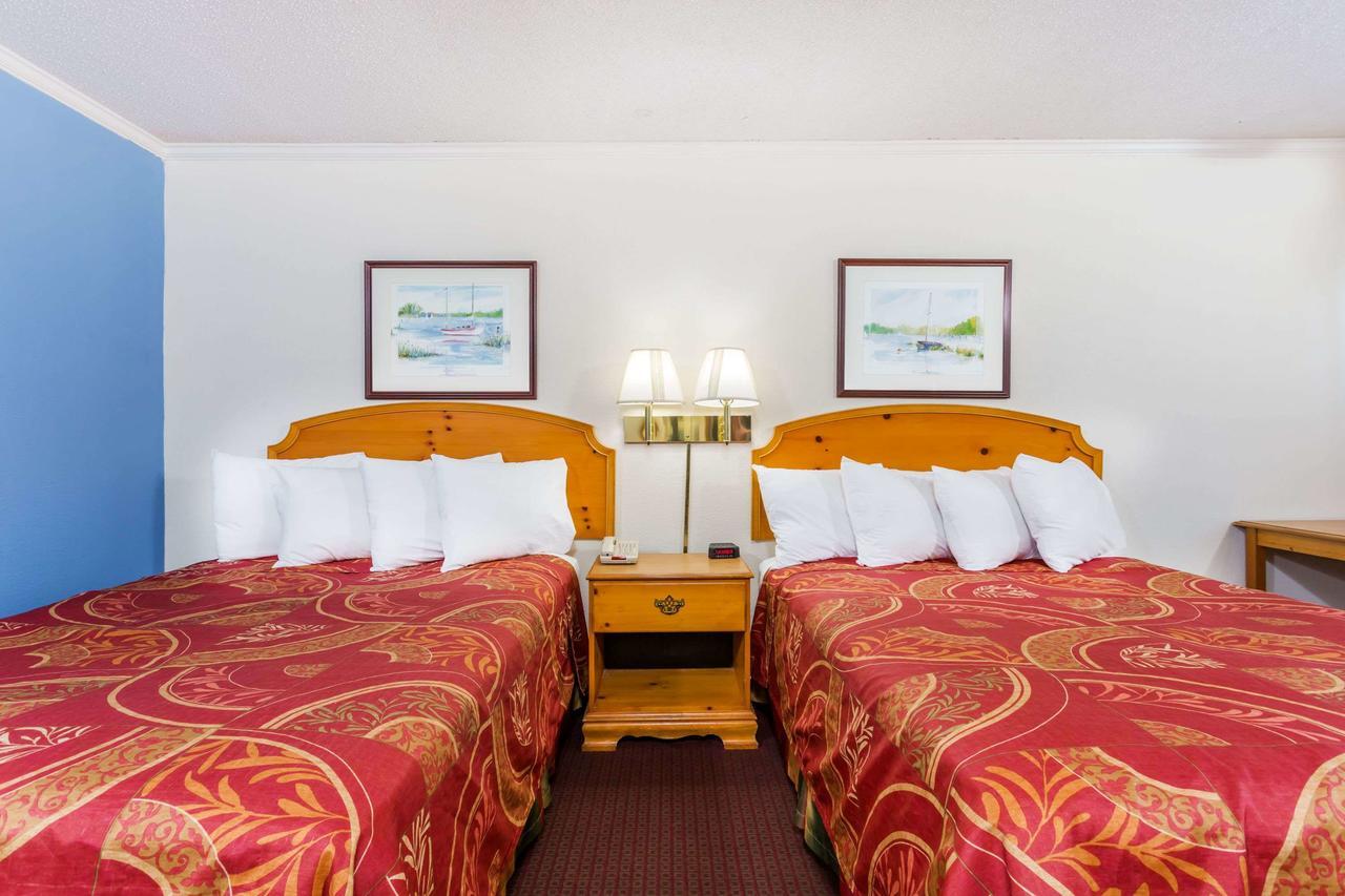 Days Inn By Wyndham Summerton Dış mekan fotoğraf